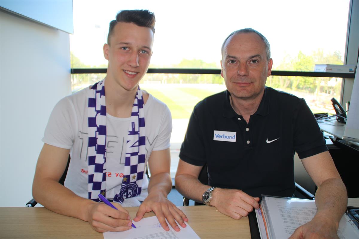 FK Austria Wien, Lukas Prokop unterschreibt seinen ersten Jungprofivertrag.