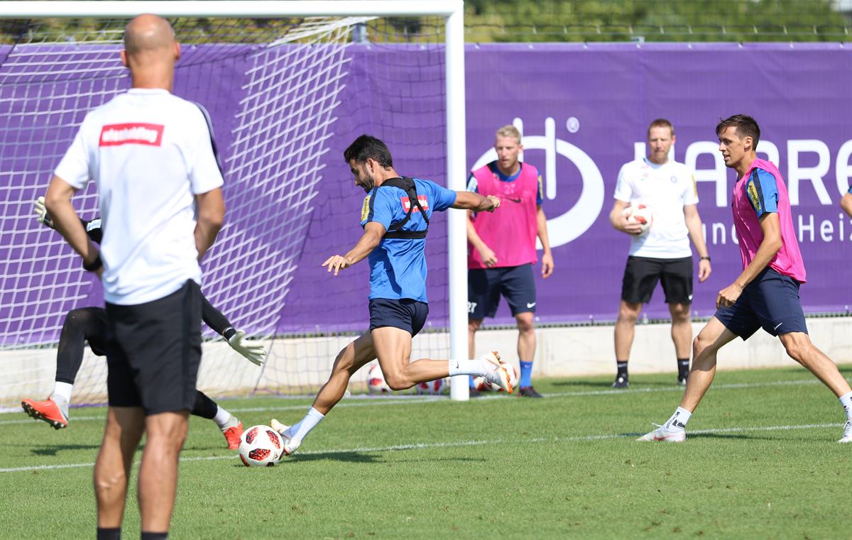 Training am 22. August, Stürmer Alon Turgeman zieht ab