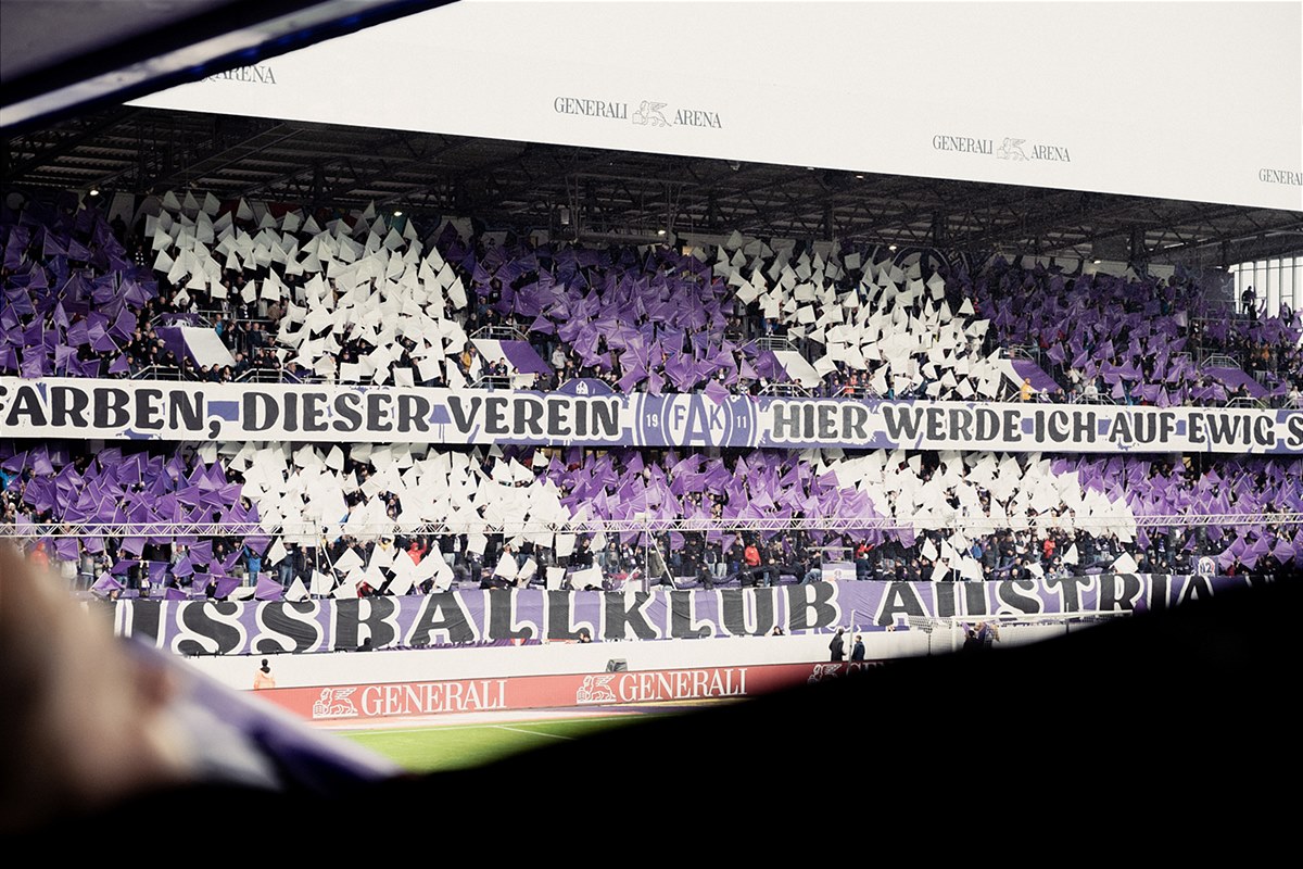 3.000 Abonnenten auf der Ost-Tribüne