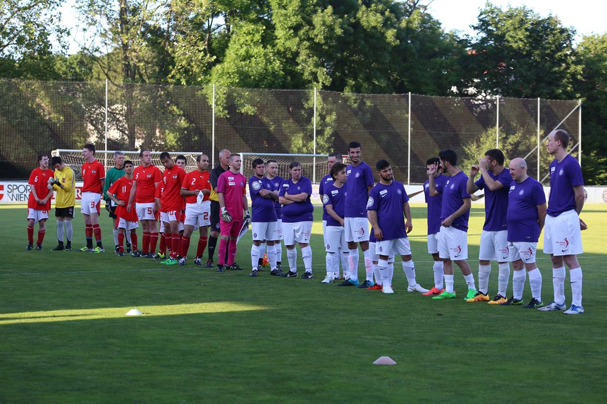 1. Spiel der Special Violets gegen die CP-Nationalmannschaft
