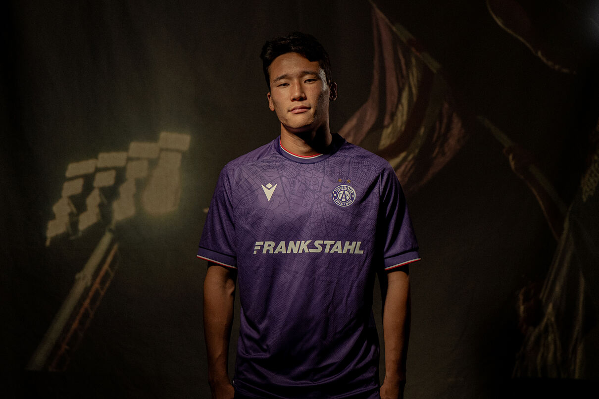 Taeseok Lee