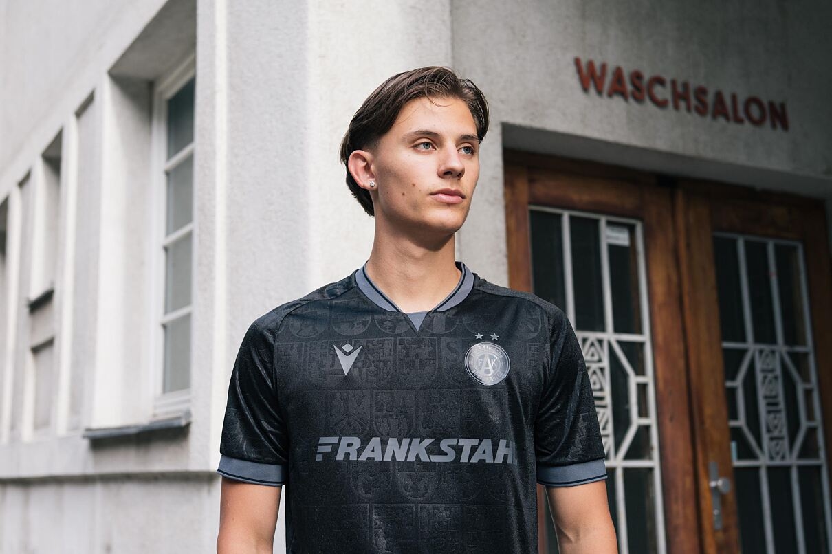 Bezirkstrikot_Romeo Mörth (1)